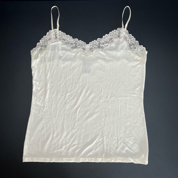 Two Ann Taylor camisoles white and black excellent condition 🩷 - Picture 5 of 14